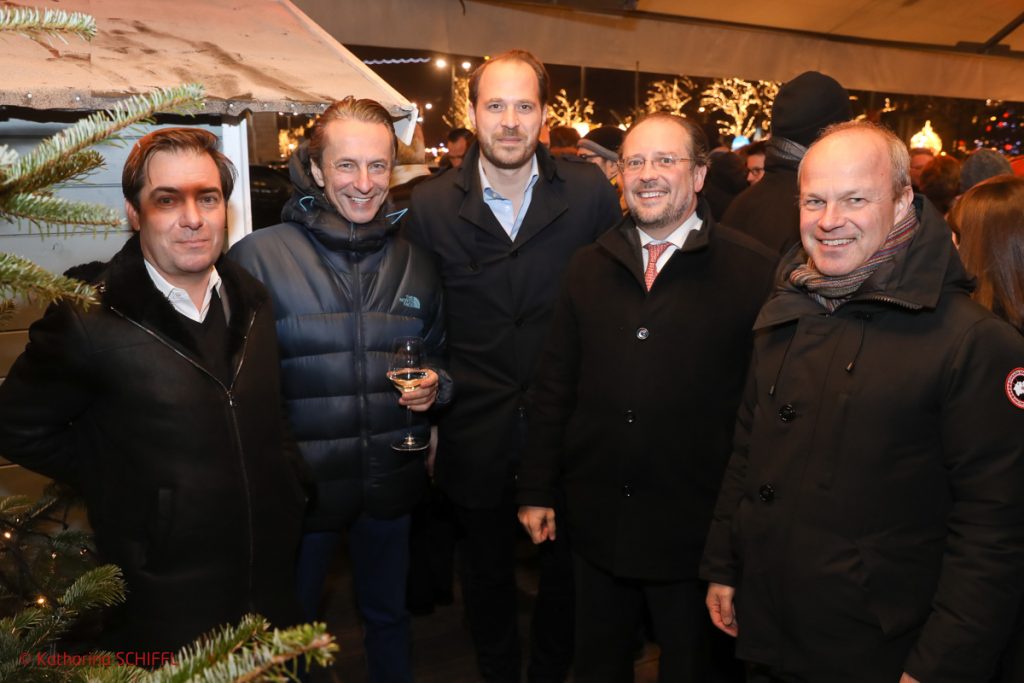 Mehr als 200 Entscheidungsträger aus Medien, Politik und Wirtschaft sind am 4. Dezember 2019 der Einladung des Verbandes Österreichischer Zeitungen und des Österreichischen Zeitschriften- und Fachmedienverbandes gefolgt und verbrachten den traditionellen Adventempfang auf der Terrasse des Café Landtmann.